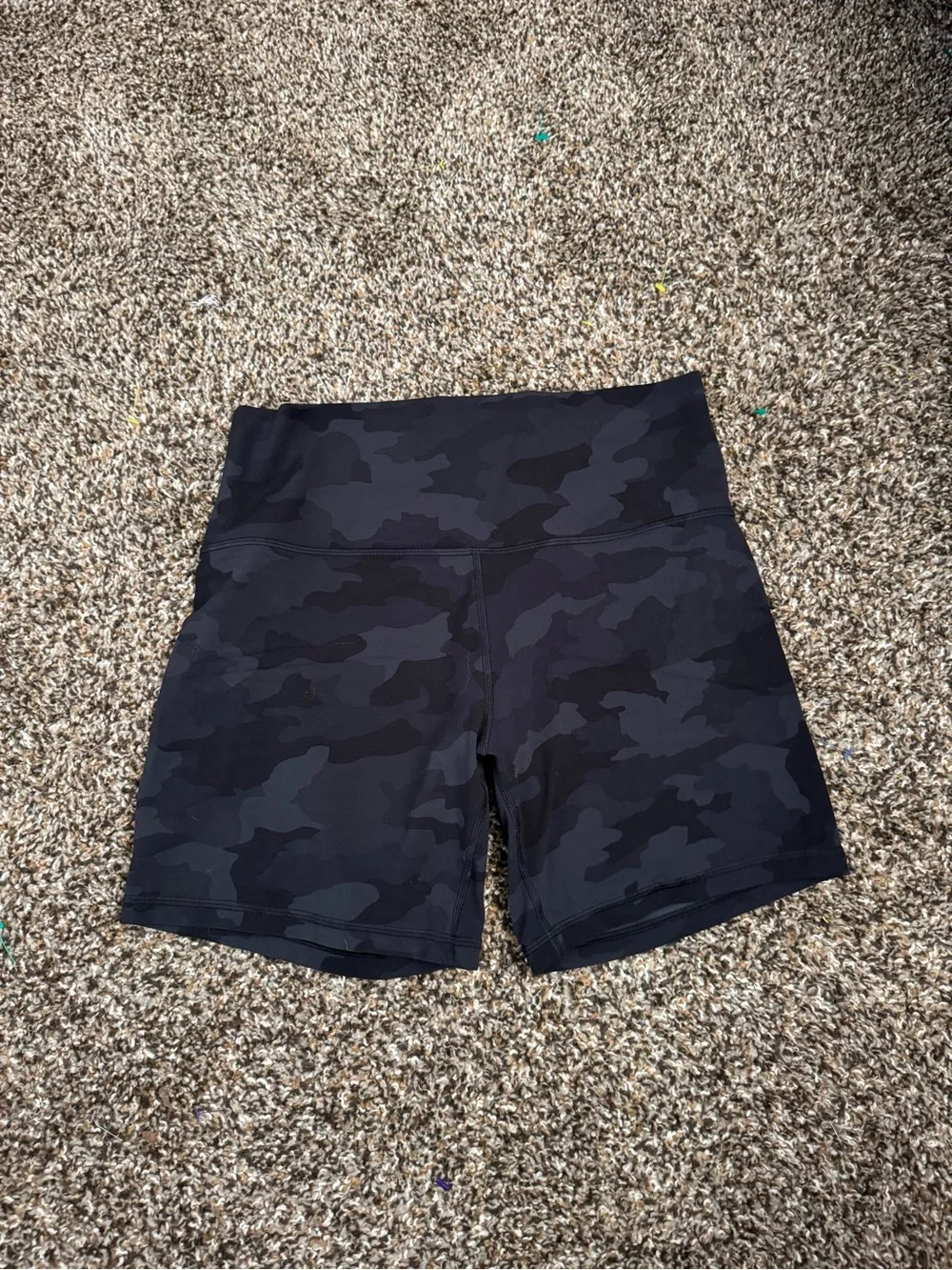 lululemon Align™ high rise Short 6” sz 12 black camo athleisure yoga hike